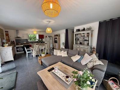 Maison - 94 m² - 5 pièces