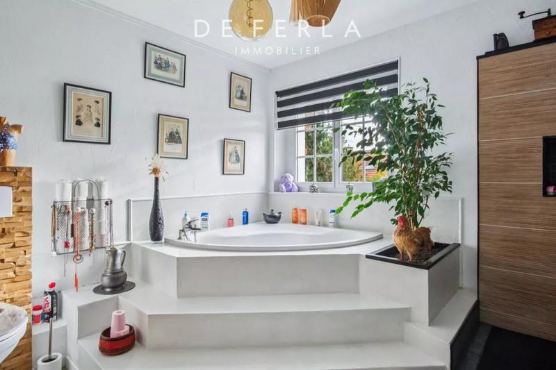 Propriété - 260 m² - 10 pièces