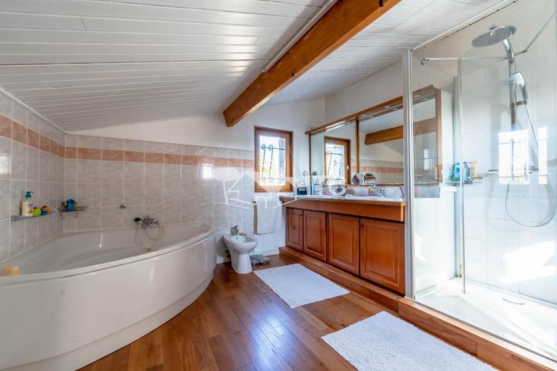 Corps de ferme - 198 m² - 7 pièces