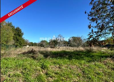 Terrain constructible - 1 940 m²