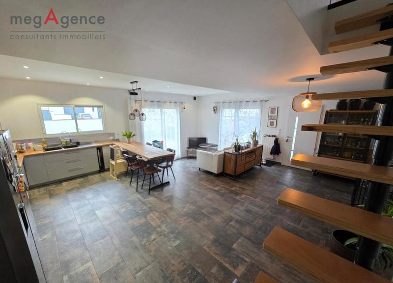 Maison - 120 m² - 5 pièces