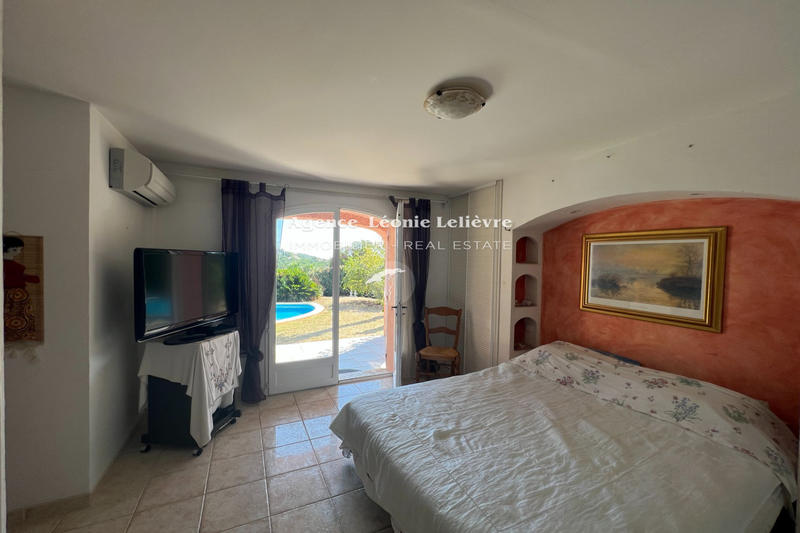 Maison - 220 m² - 6 pièces