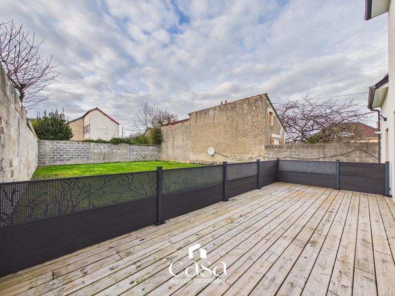 Maison - 99 m² - 5 pièces