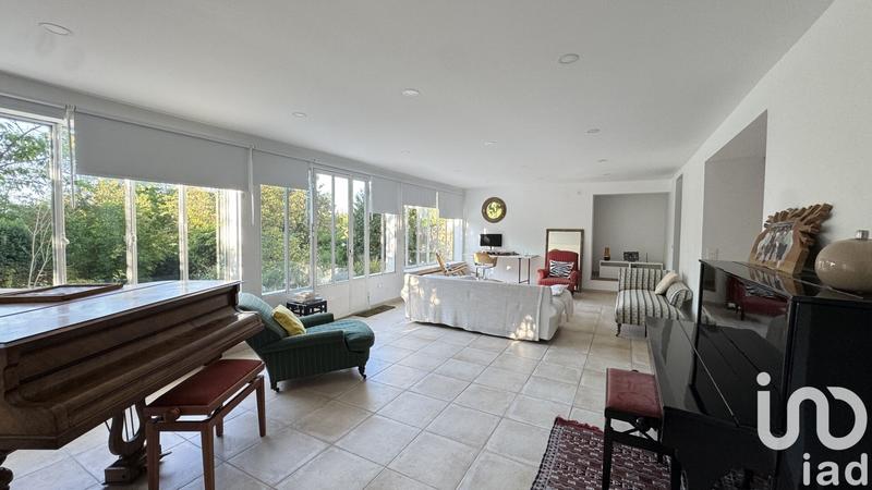 Maison - 261 m² - 12 pièces