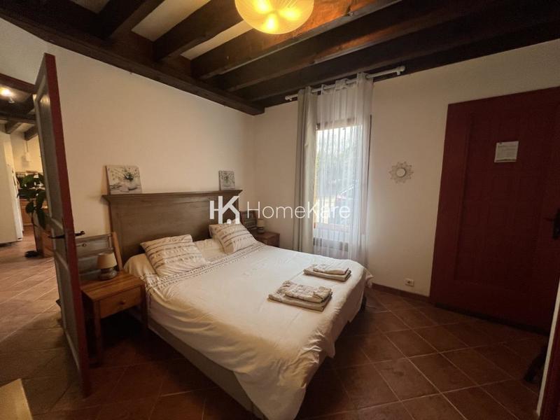 Maison - 350 m² - 10 pièces