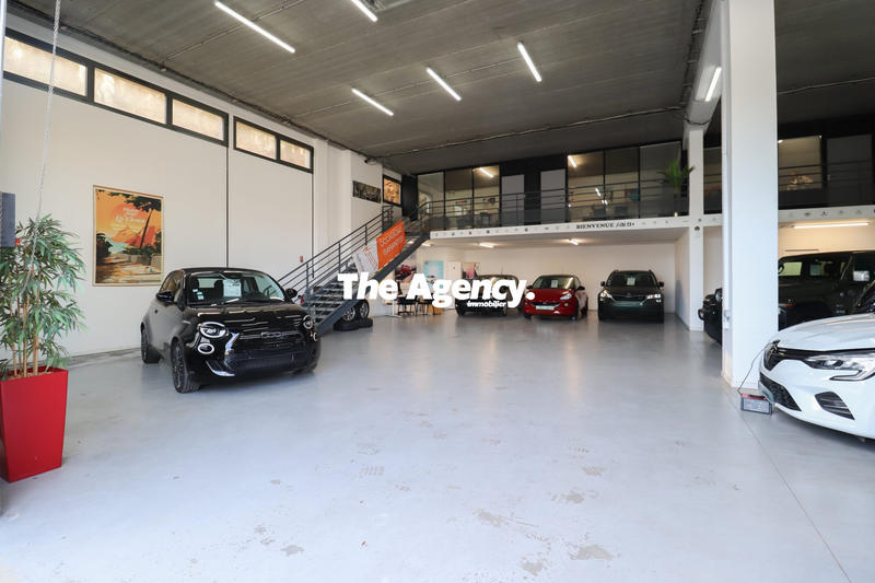 Fonds de commerce - Local commercial - 824 m²