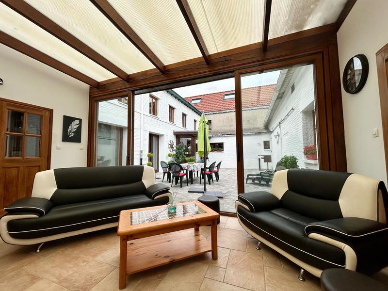 Maison - 323 m² - 6 pièces