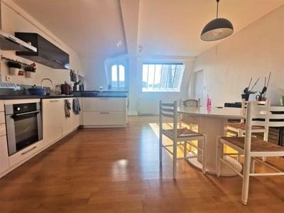 Appartement - 90 m² - 4 pièces