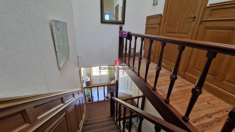 Maison - 354 m² - 10 pièces