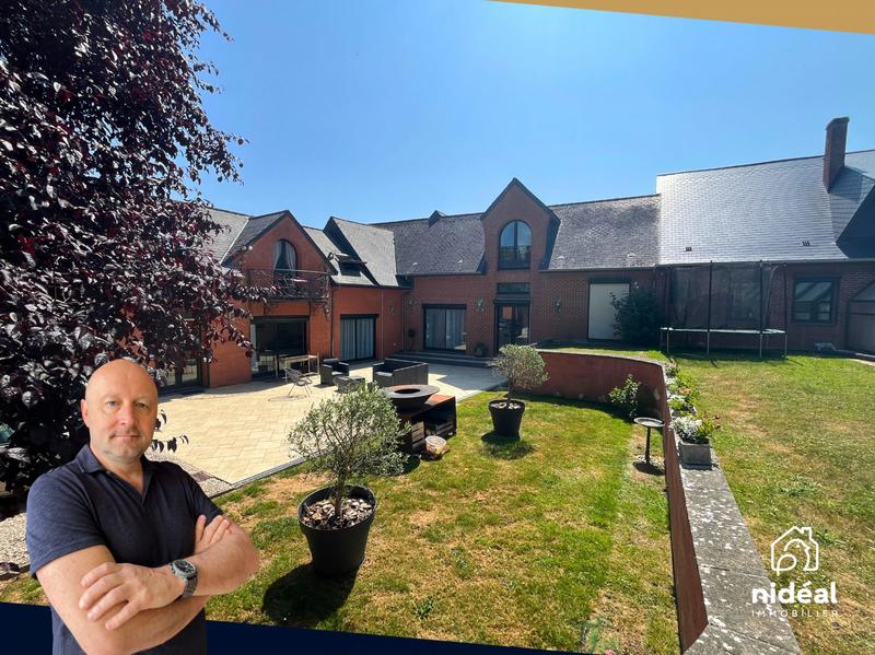 Maison - 450 m² - 10 pièces