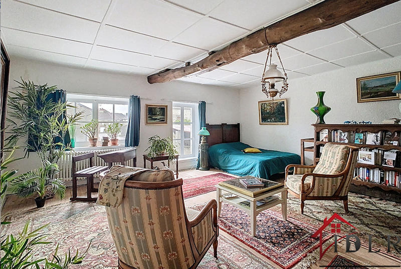 Maison - 213 m² - 6 pièces