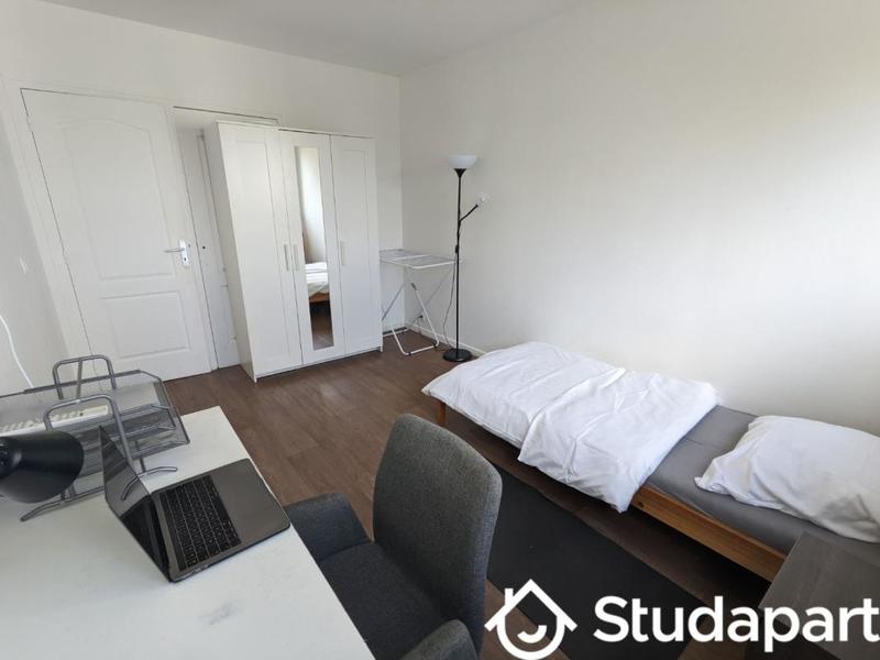 Chambre - 10 m² - 1 pièce