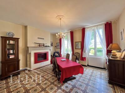 Maison de maîtres - 290 m² - 6 pièces