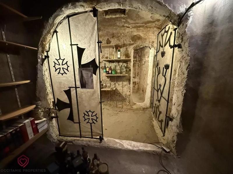 Maison - 295 m² - 9 pièces