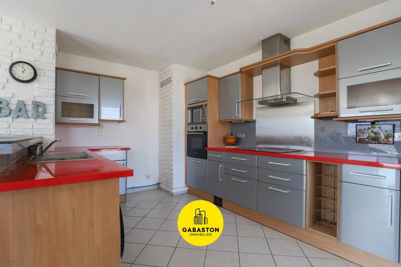 Appartement - 98 m² - 4 pièces