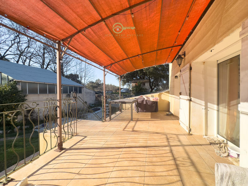 Propriété - 231 m² - 14 pièces