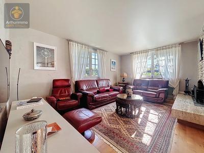 Maison - 200 m² - 8 pièces