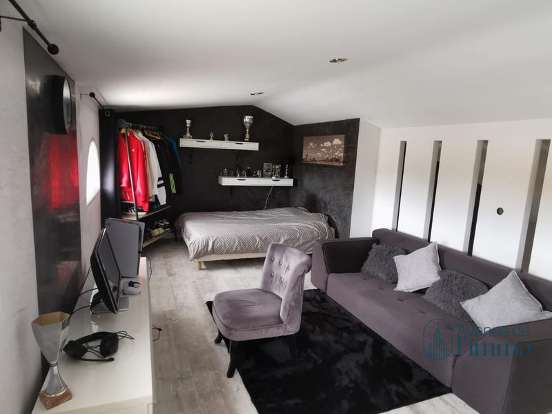 Maison - 161 m² - 7 pièces