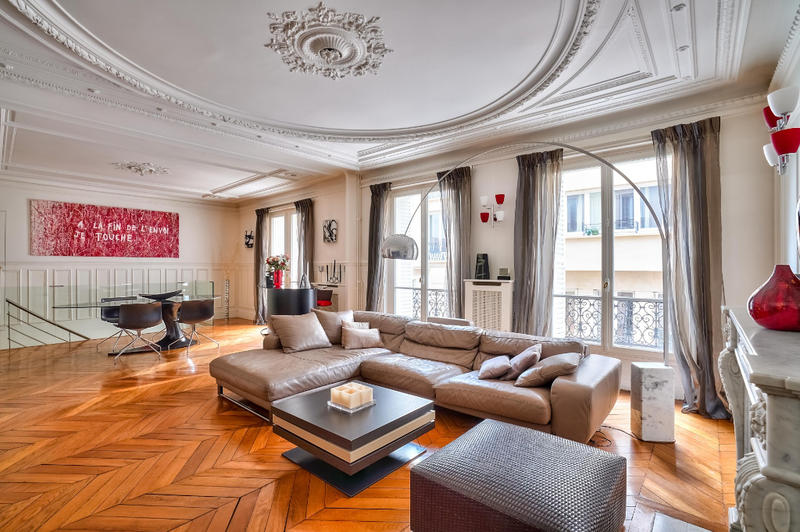 Appartement - 226 m² - 8 pièces