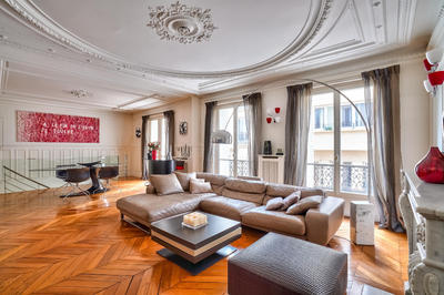 Appartement - 226 m² - 8 pièces