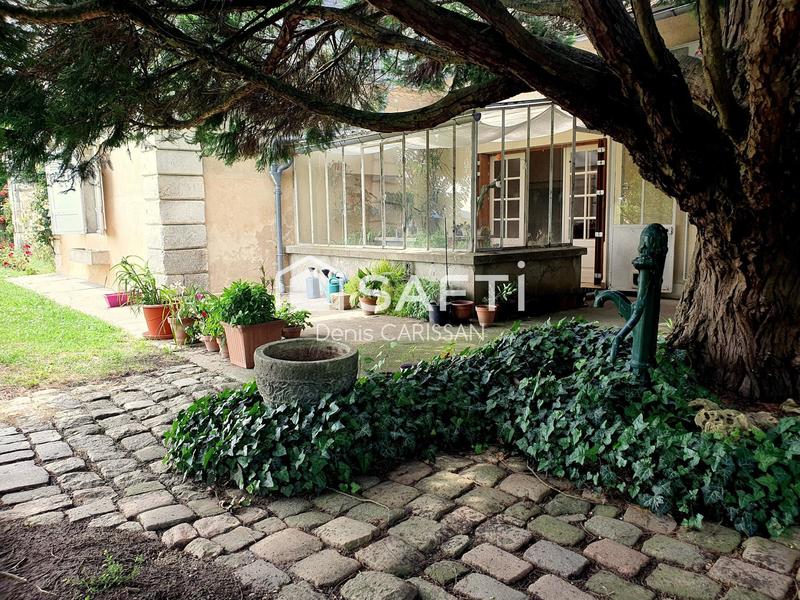 Maison de maîtres - 200 m² - 9 pièces