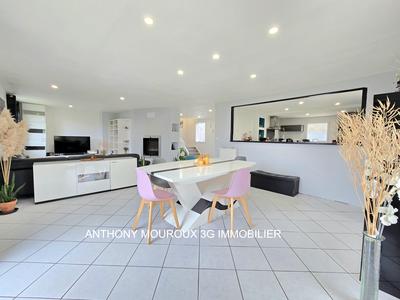 Maison - 166 m² - 7 pièces