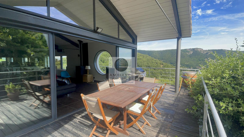 Maison - 167 m² - 7 pièces