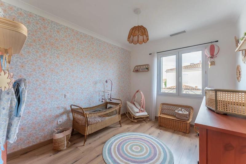 Maison - 232 m² - 8 pièces