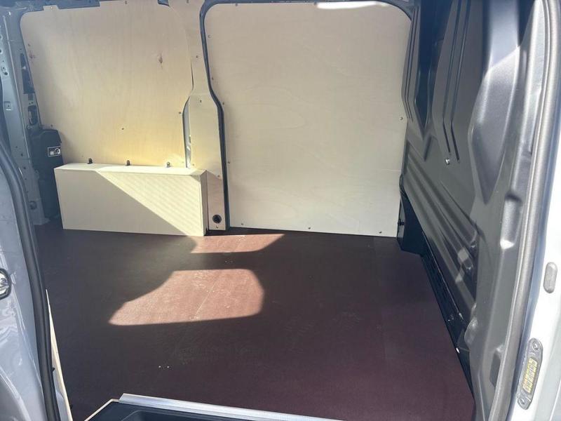 Volkswagen Transporter E Van (64kwh/210kw) L1