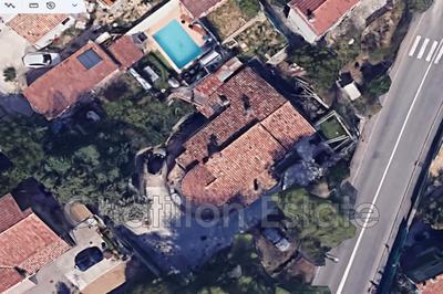 Maison - 280 m² - 10 pièces