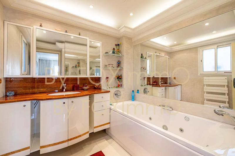 Maison - 184 m² - 6 pièces