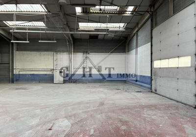 Entrepôt - 1 370 m²