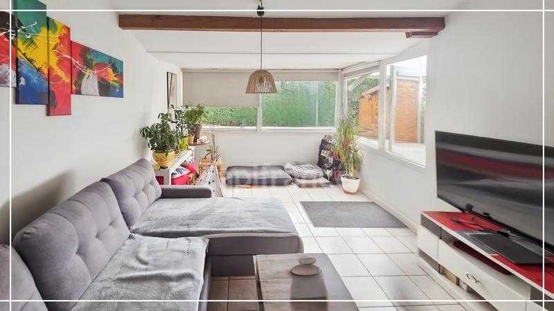 Maison - 230 m² - 8 pièces