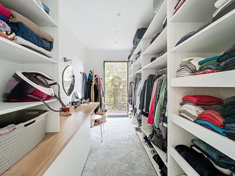 Maison - 245 m² - 9 pièces