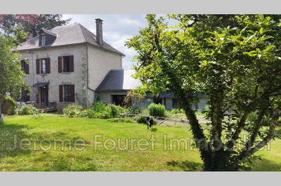 Maison en pierre - 170 m² - 9 pièces