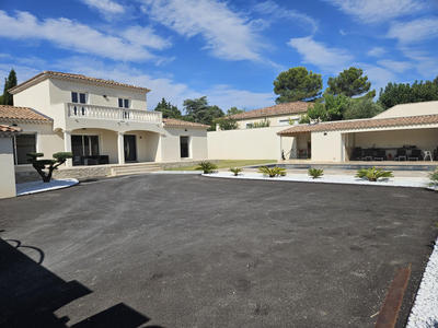 Villa - 240 m² - 8 pièces