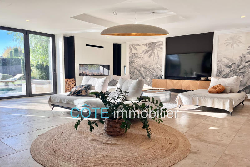 Demeure - 257 m² - 5 pièces