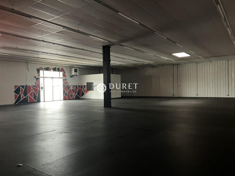 Local d'activités - 870 m²