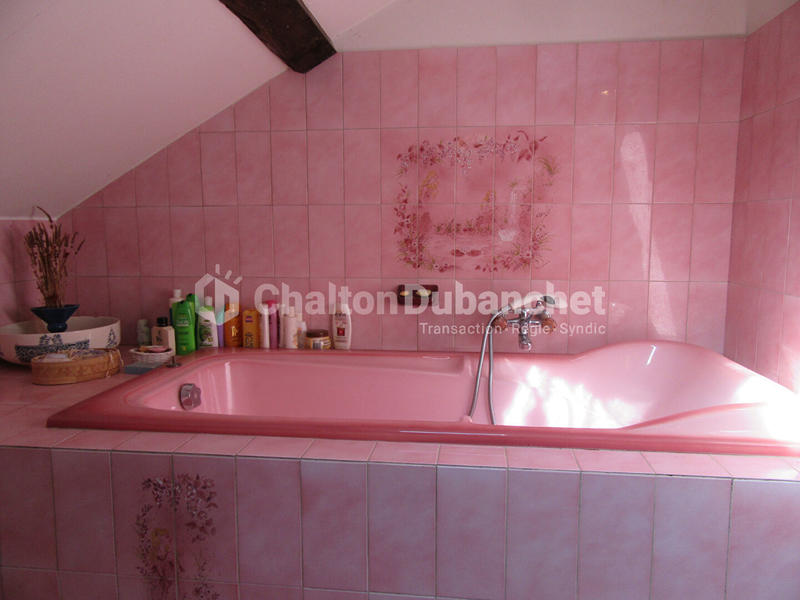 Maison - 235 m² - 9 pièces