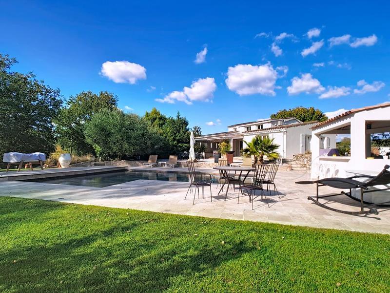 Maison - 267 m² - 8 pièces