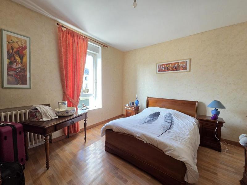 Maison - 176 m² - 12 pièces