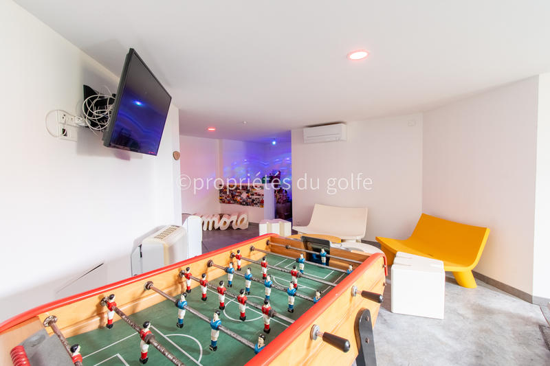 Maison - 200 m² - 6 pièces