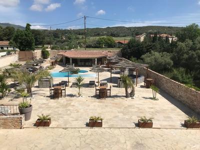 Maison - 226 m² - 7 pièces