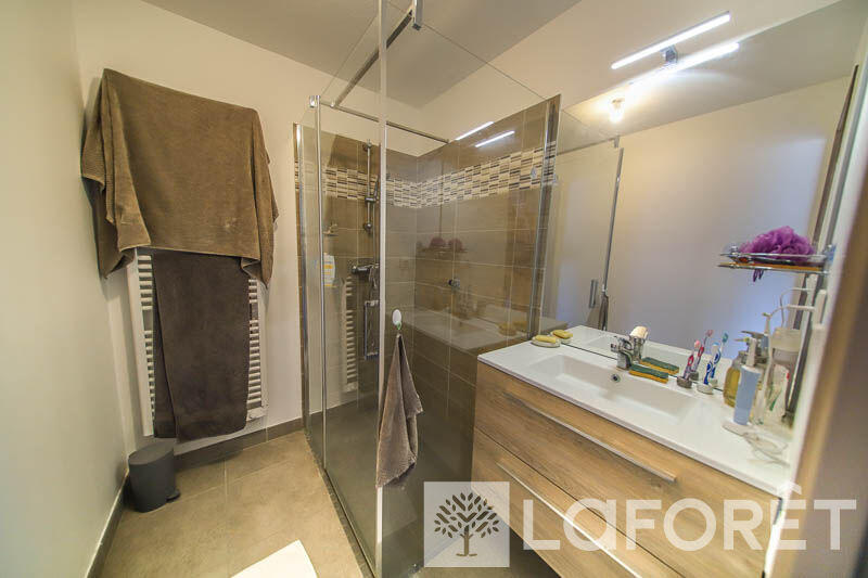 Appartement - 77 m² - 3 pièces