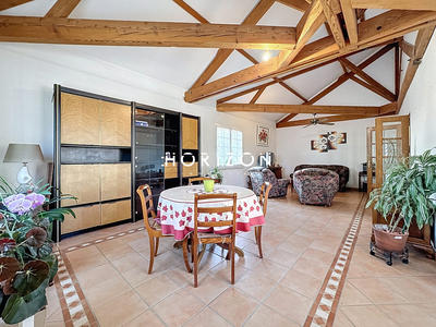 Maison - 200 m² - 6 pièces