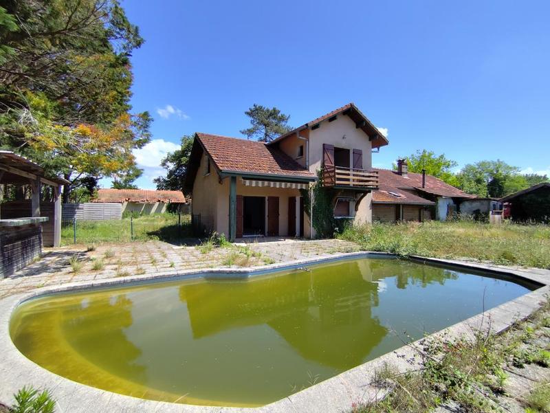 Maison - 200 m² - 8 pièces