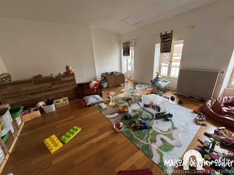 Maison - 219 m² - 7 pièces