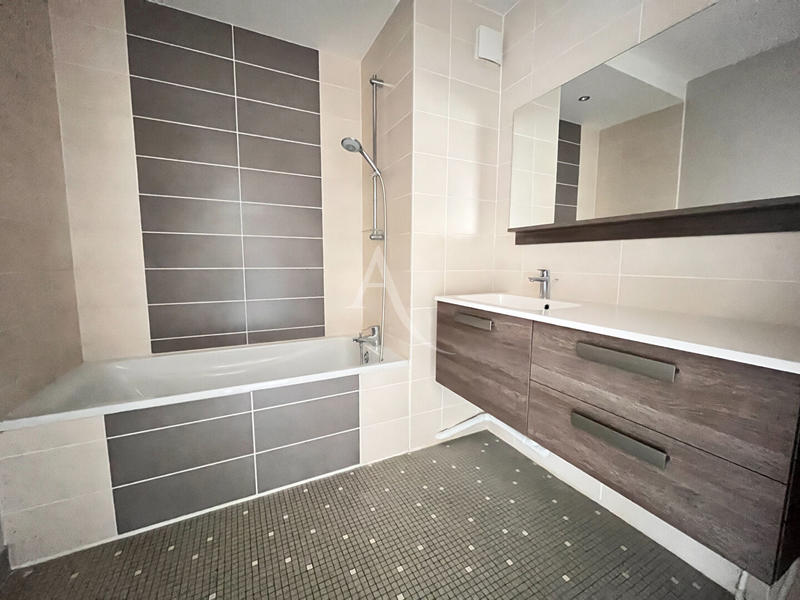 Appartement - 120 m² - 5 pièces