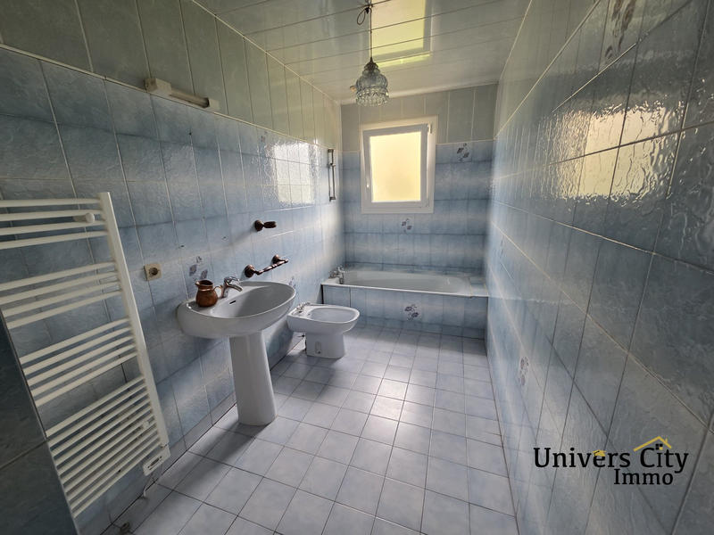 Maison - 91 m² - 5 pièces