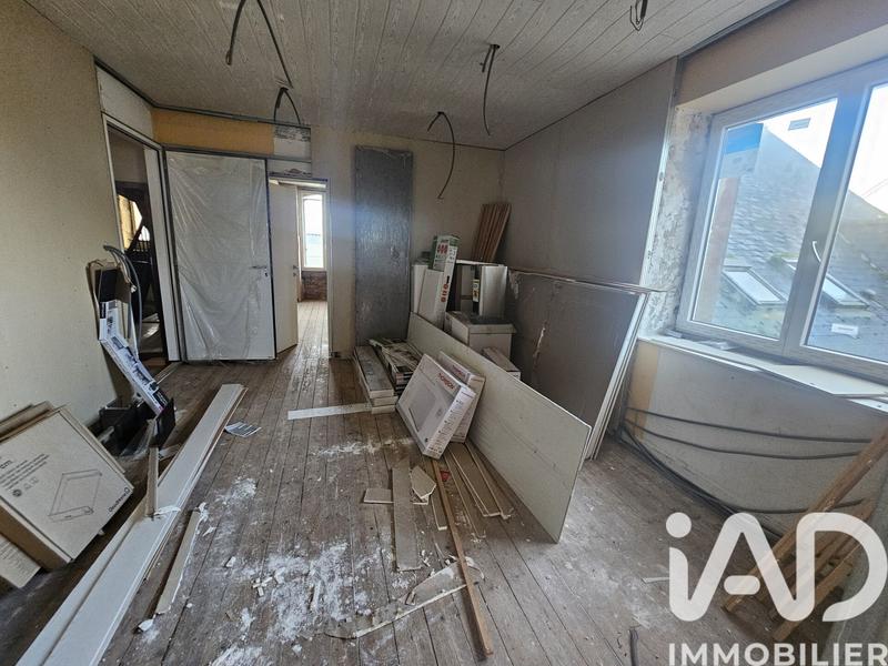 Maison - 99 m² - 12 pièces